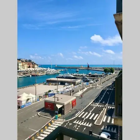 Exceptionnel Sur Le Bassin Du Port De Nice Vue Mer * Nice